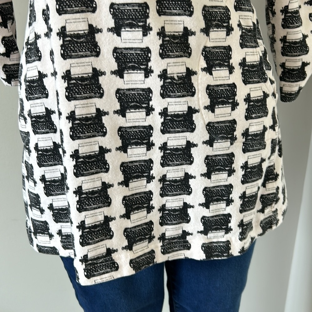 Effie's Heart ~ Typewriter Print Julliard Pullover Tunic Cowl Neck Cream Black S - Picture 3 of 10